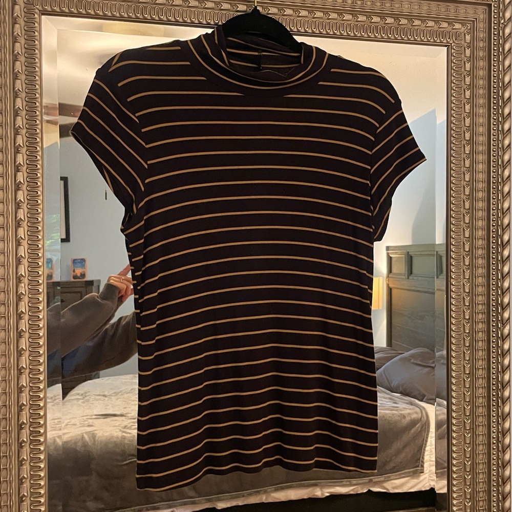 Cabi 4202 Slinky Turtleneck Size Small